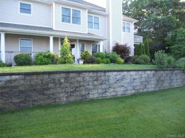 featured image of 601 Willow Pond Dr
