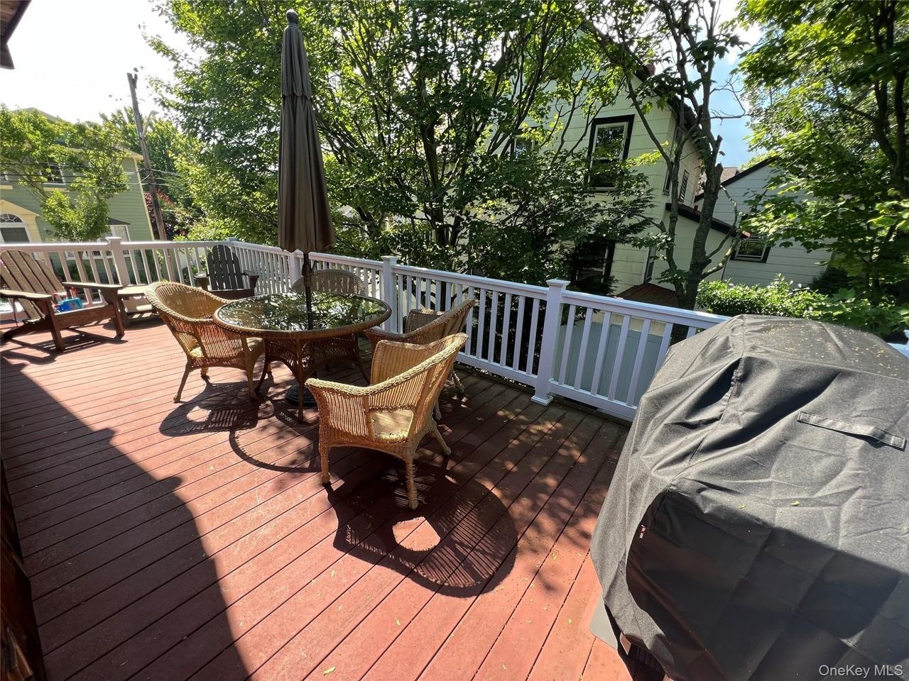 71 Garden City Ave - Photo 2 of 12