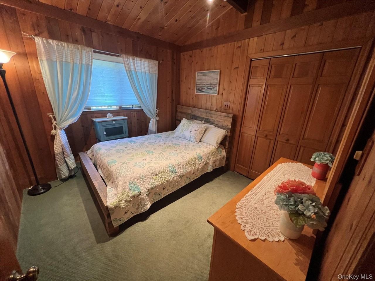 71 Garden City Ave - Photo 6 of 12