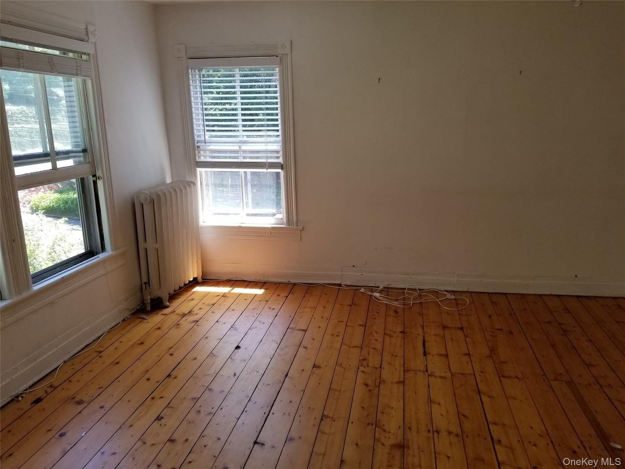 415 Myrtle Ave - Photo 6 of 11