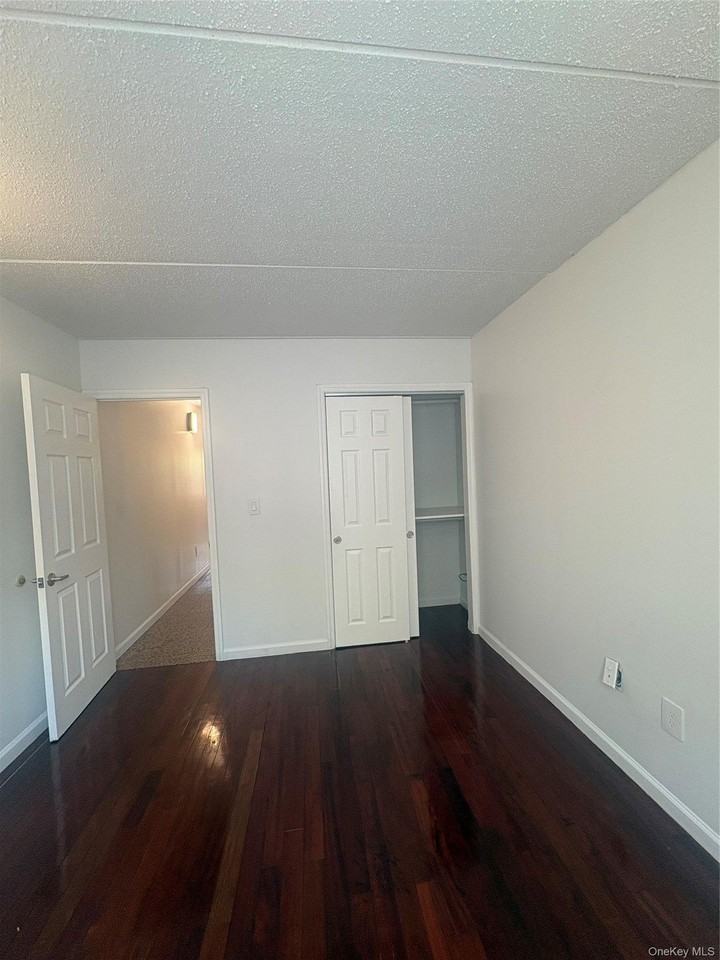 2060 Washington Ave - Photo 2 of 10