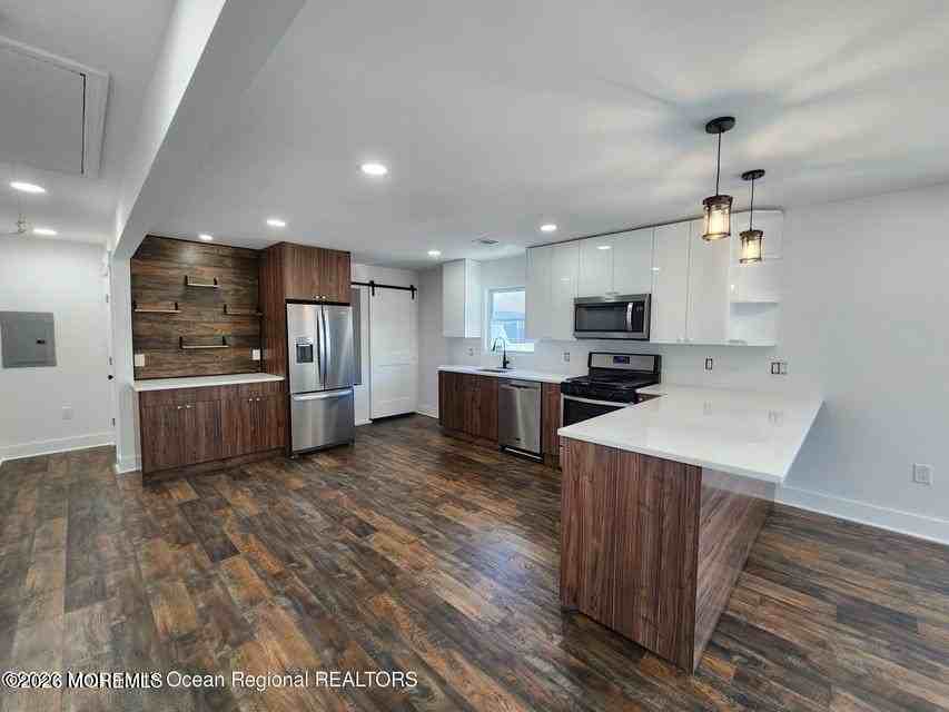 105 Summit Ave - Photo 4 of 14