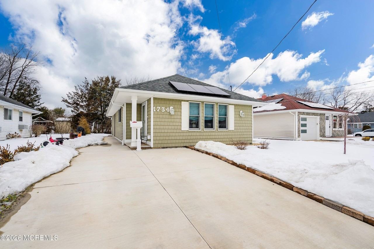 1734 Yorktowne Blvd - Photo 2 of 36