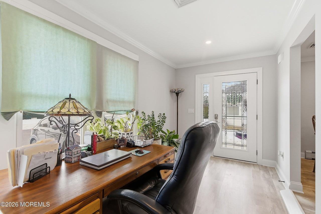 1734 Yorktowne Blvd - Photo 4 of 36