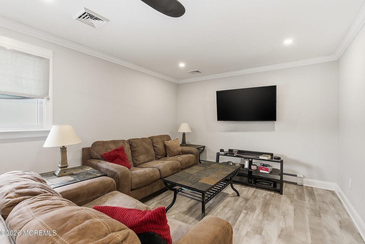 1734 Yorktowne Blvd - Photo 7 of 36