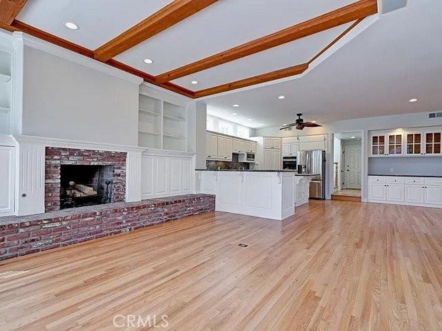 317 4th St - Photo 4 of 6