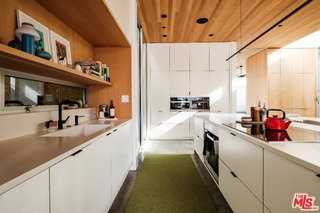 260 31st St - Photo 4 of 7