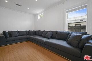232 S Crescent Dr - Photo 5 of 8