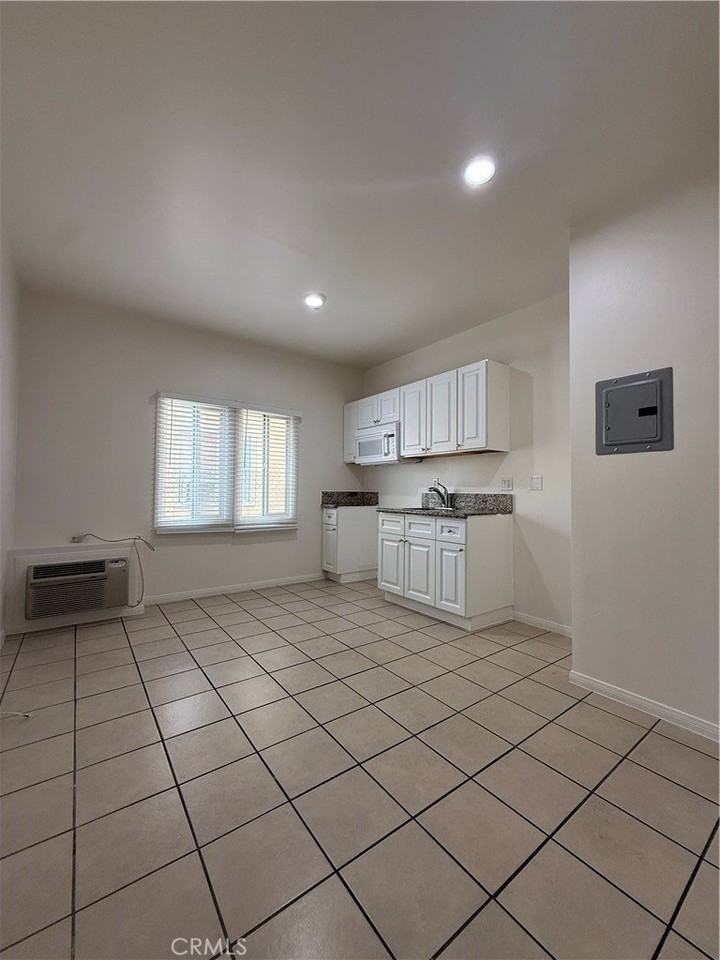 1085 Hoffman Ave #10 - Photo 3 of 10