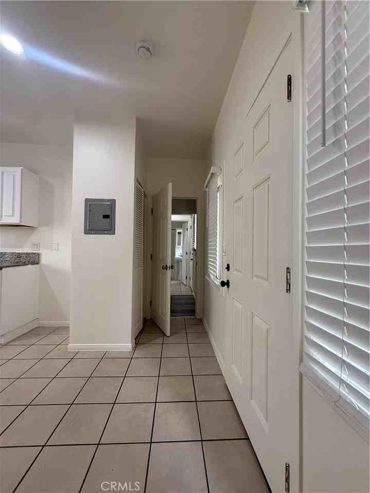 1085 Hoffman Ave #10 - Photo 4 of 10