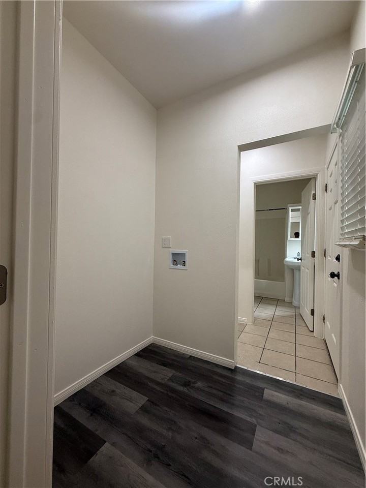 1085 Hoffman Ave #10 - Photo 5 of 10