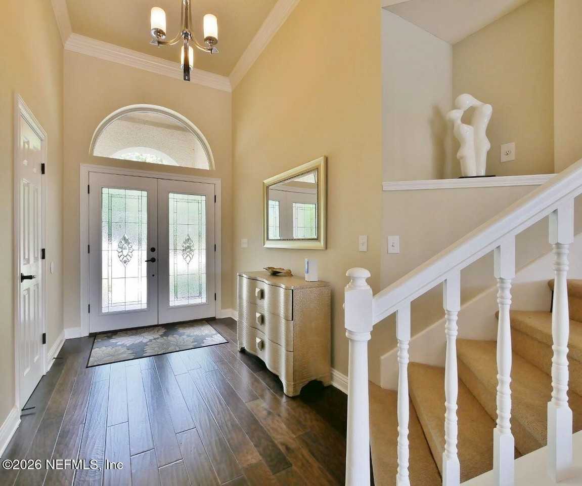 141 Deer Cove Dr - Photo 4 of 34