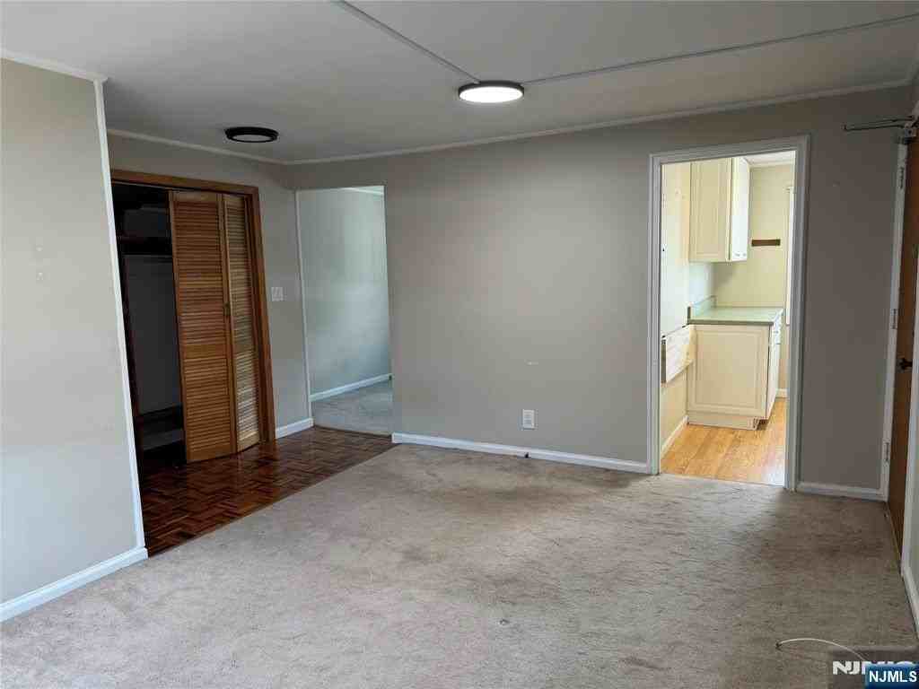 119 Hastings Ave #B - Photo 3 of 13