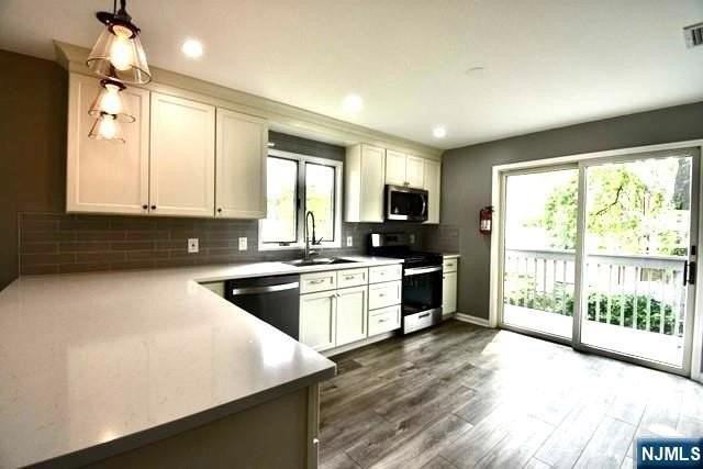 2482 5th St #B - Photo 4 of 27