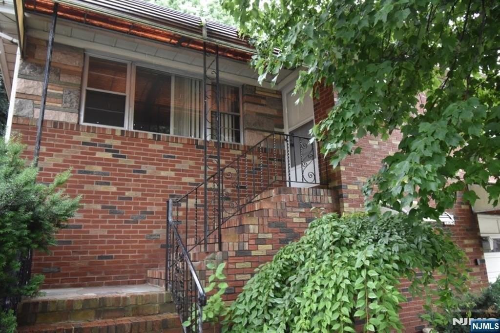 356 Slocum Way - Photo 3 of 26