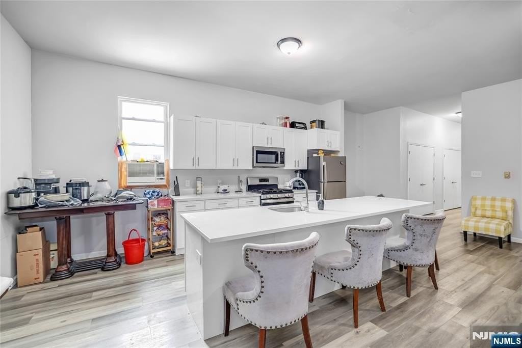 512 Monastery Pl #3 - Photo 4 of 11