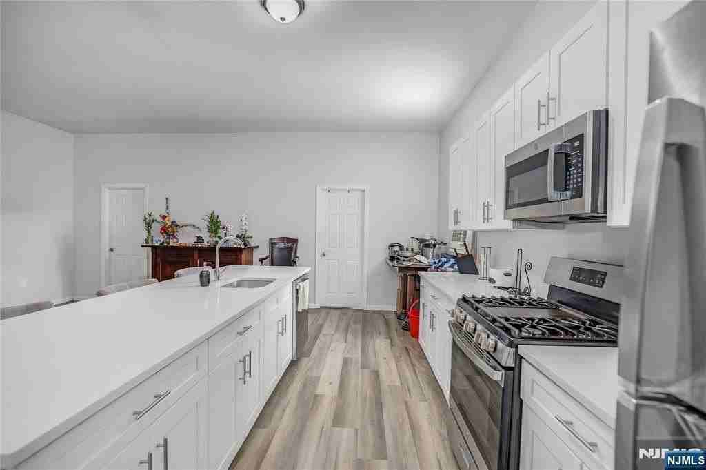 512 Monastery Pl #3 - Photo 6 of 11