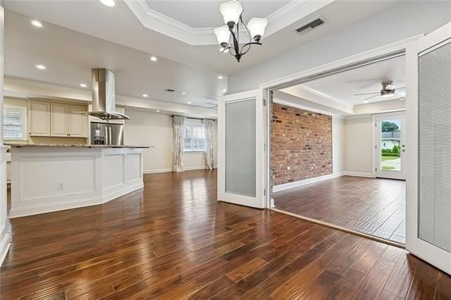 4217 Pratt St - Photo 4 of 29