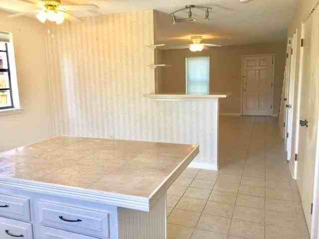 1527 Huron Ave #A - Photo 4 of 23