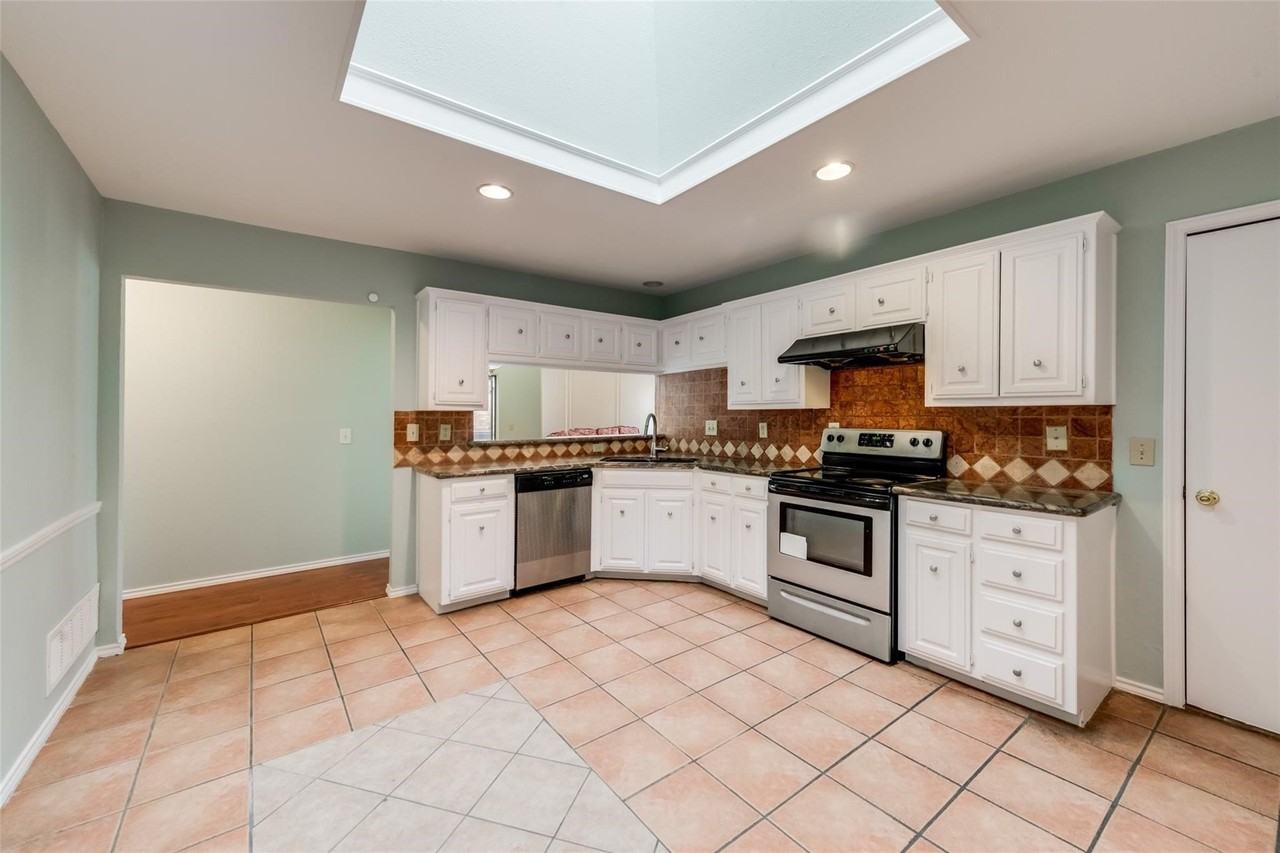 2929 Big Oaks Dr - Photo 2 of 21