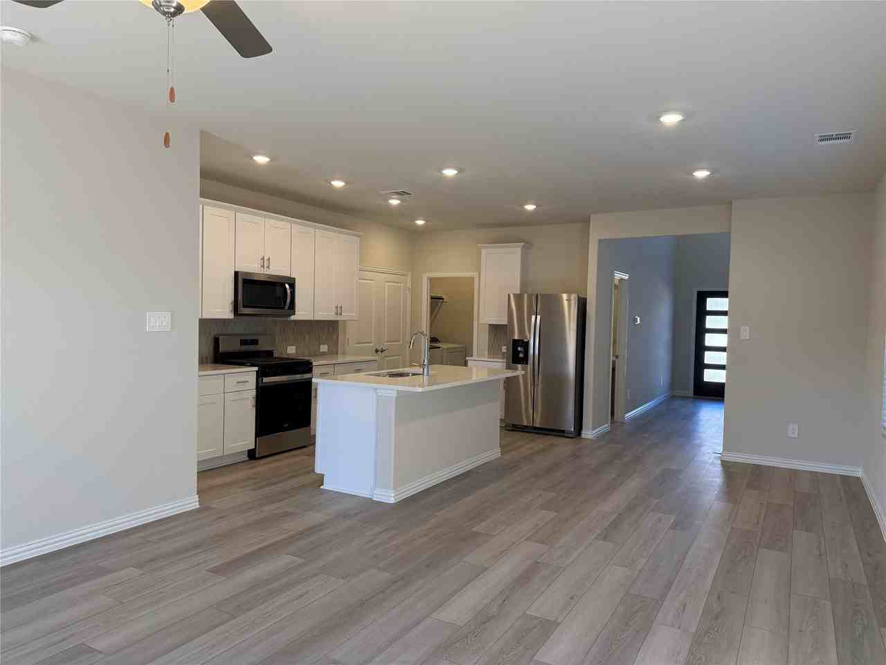 1736 Arches Rd - Photo 5 of 18