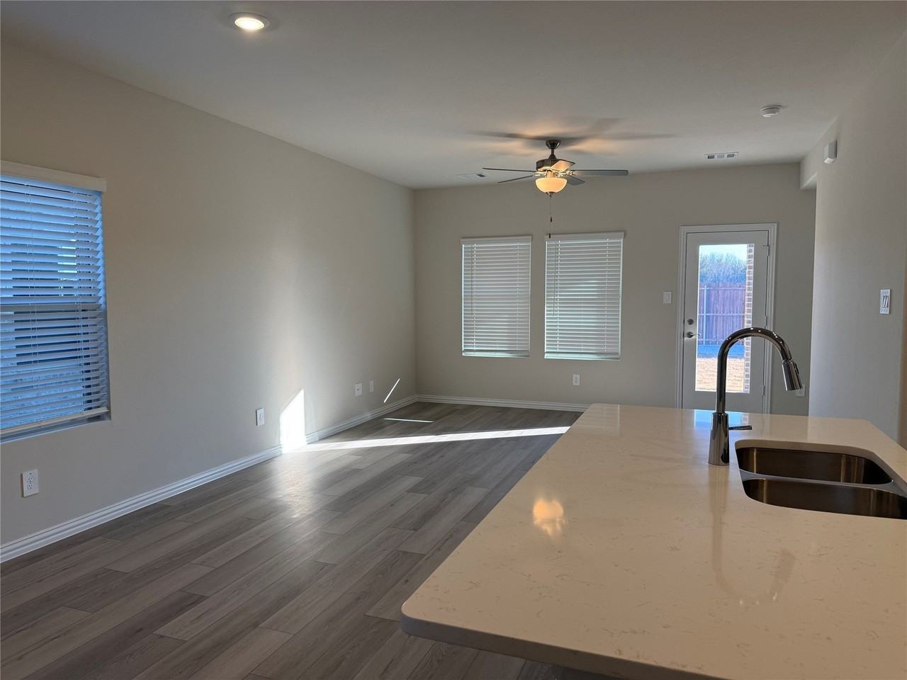 1736 Arches Rd - Photo 6 of 18
