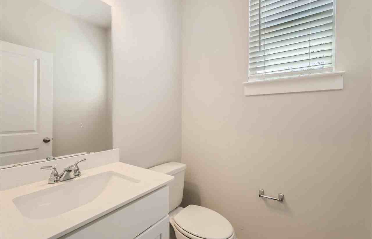 1332 Creekbank Dr #D - Photo 5 of 10