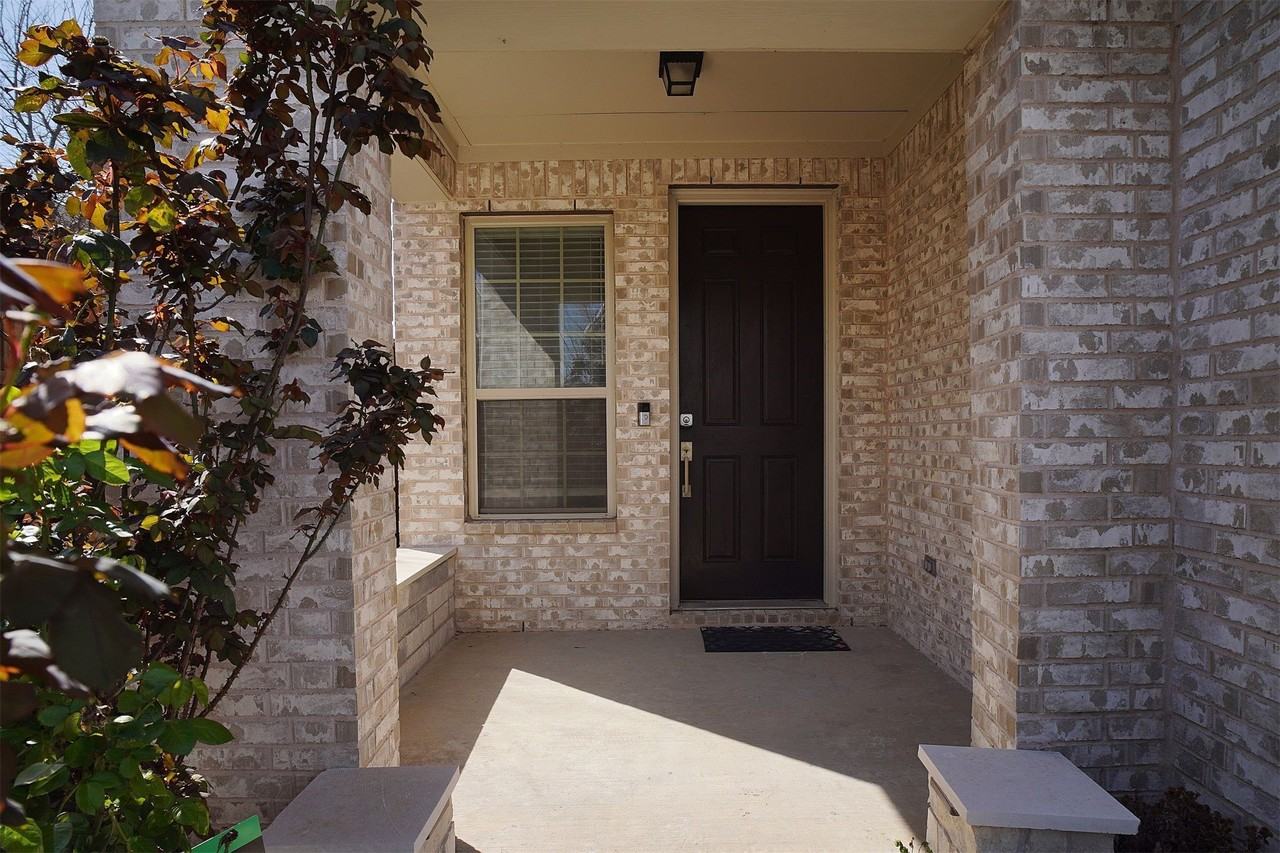 1432 Four Corner Ln - Photo 2 of 39