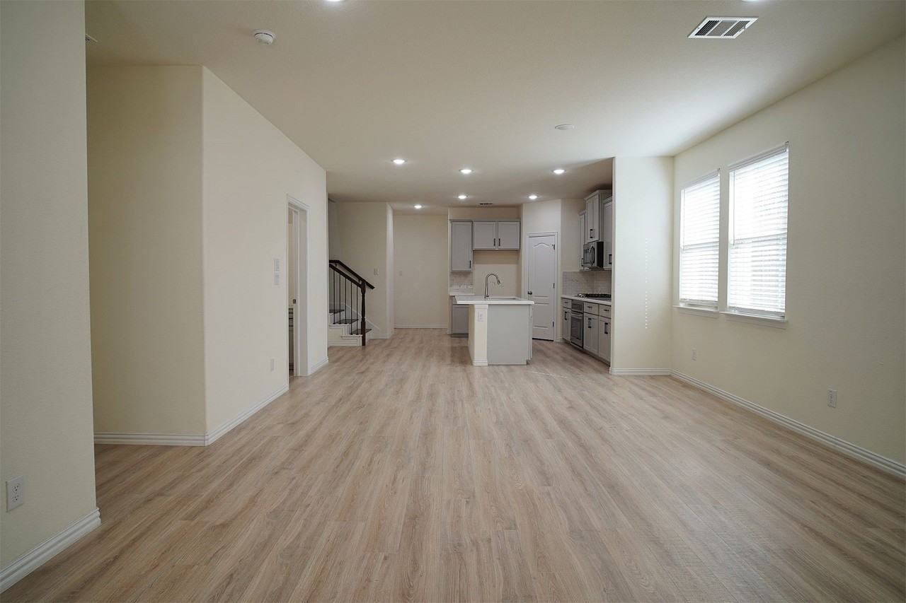 1432 Four Corner Ln - Photo 6 of 39