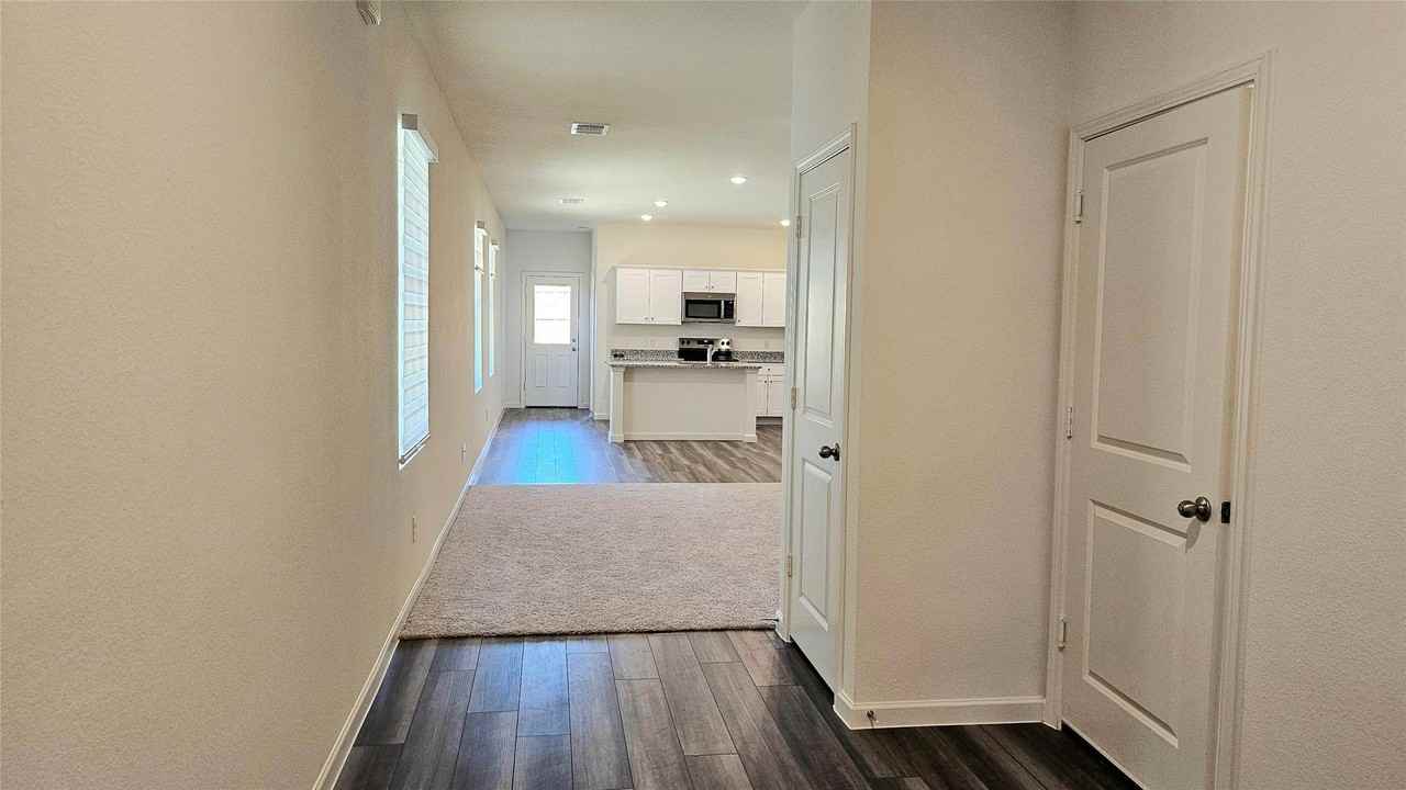 2105 Burnwood St - Photo 5 of 12