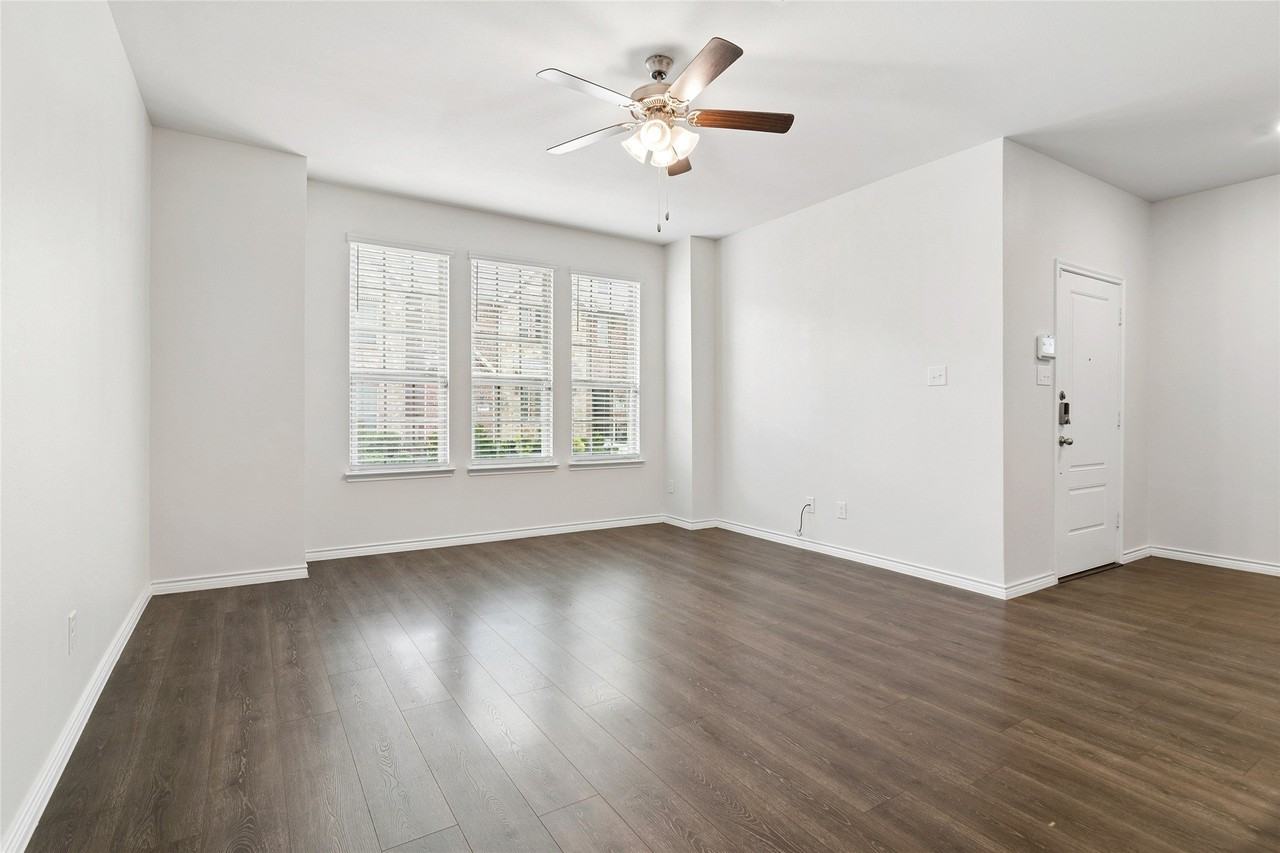 2041 Juniper Pass Way - Photo 2 of 16