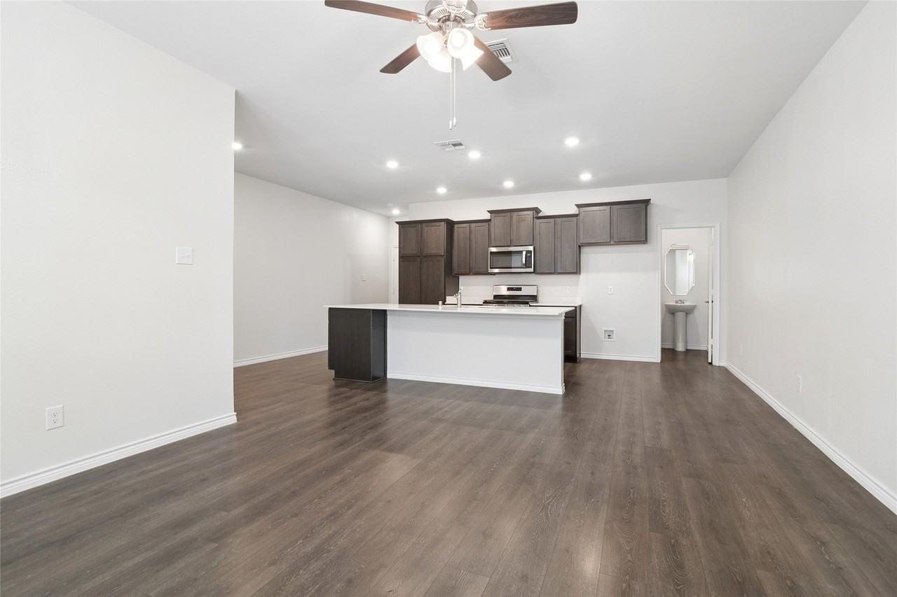 2041 Juniper Pass Way - Photo 3 of 16