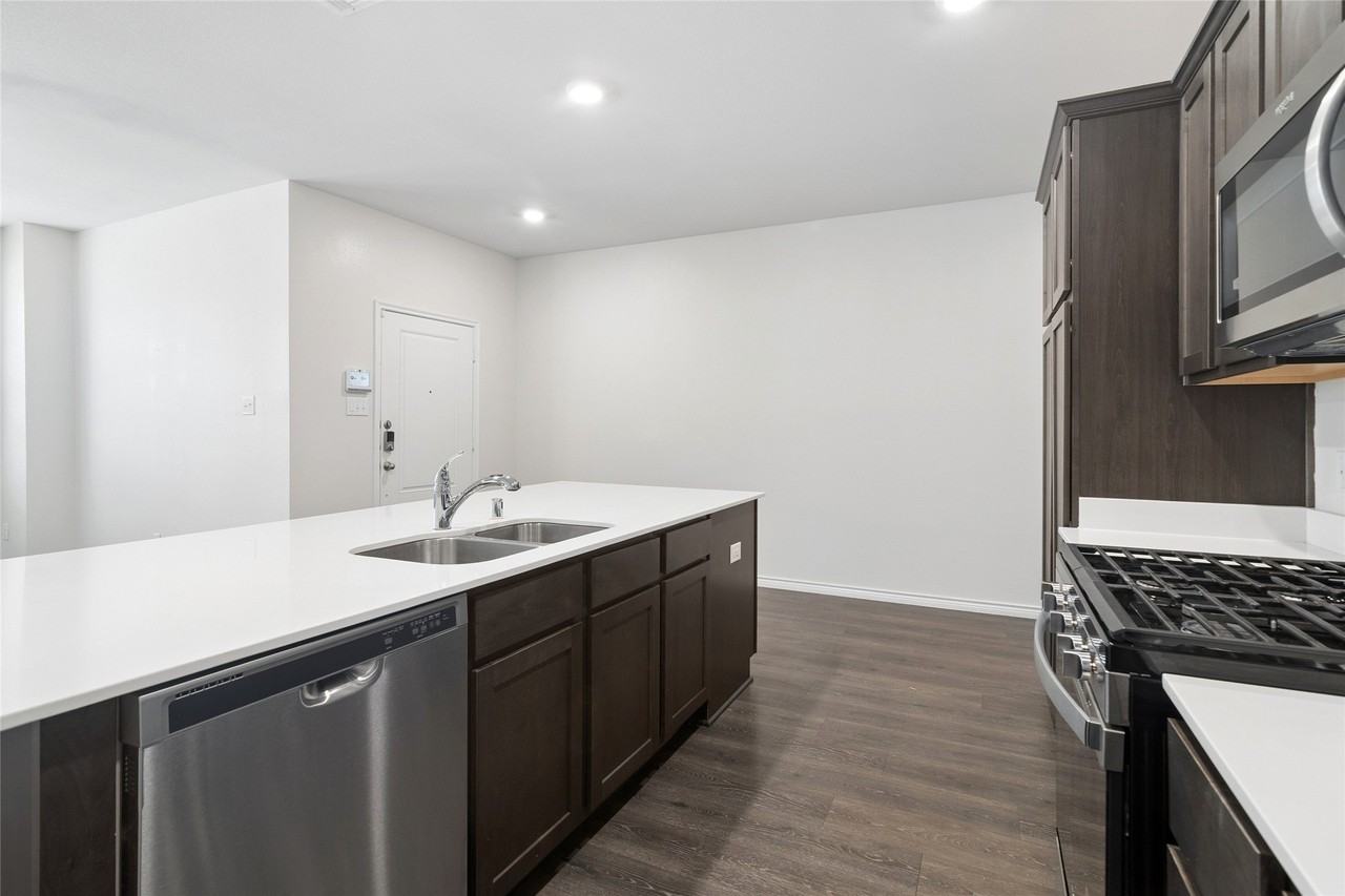2041 Juniper Pass Way - Photo 6 of 16