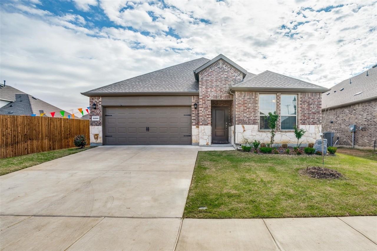 3208 Brady Starr Dr