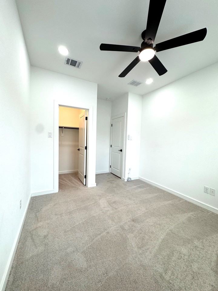 2518 Tahoe Dr - Photo 6 of 40