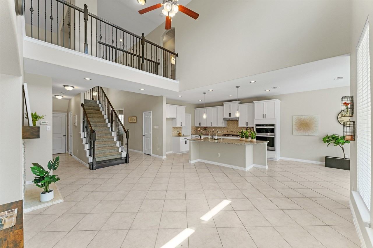 3122 Spring Creek Trl - Photo 6 of 38