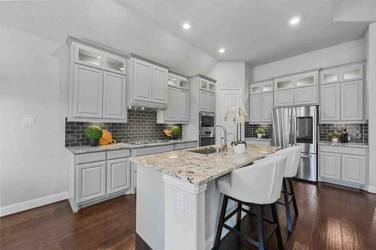 14336 Gatewood Ln - Photo 2 of 30