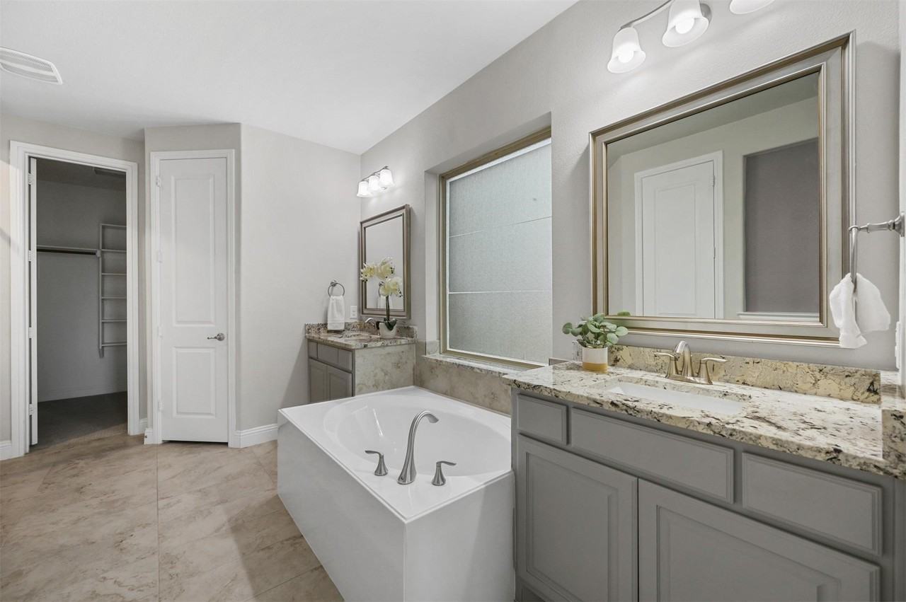 14336 Gatewood Ln - Photo 7 of 30