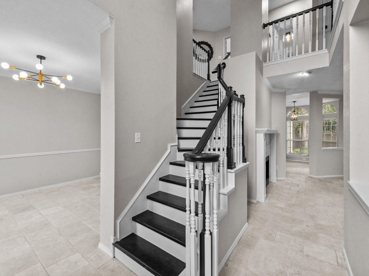 2421 Kittyhawk Dr - Photo 6 of 40