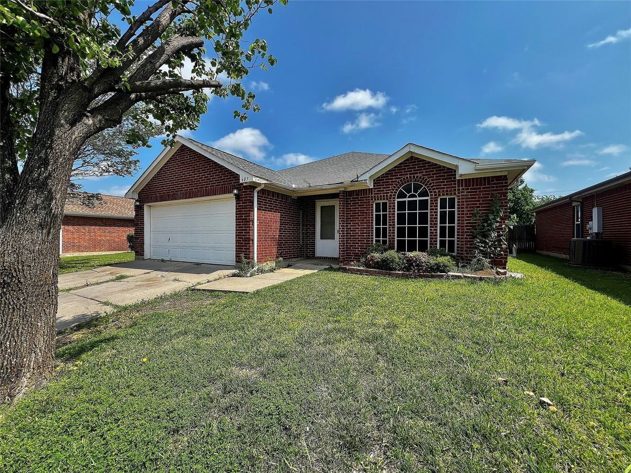609 Blueberry Hill Ln