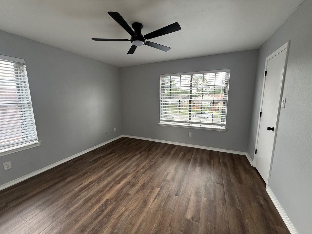 2744 Saint George Pl - Photo 5 of 12