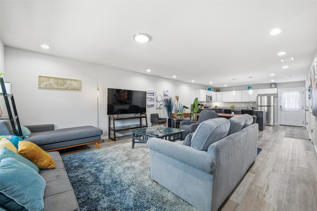 933 River Rd - Photo 5 of 20