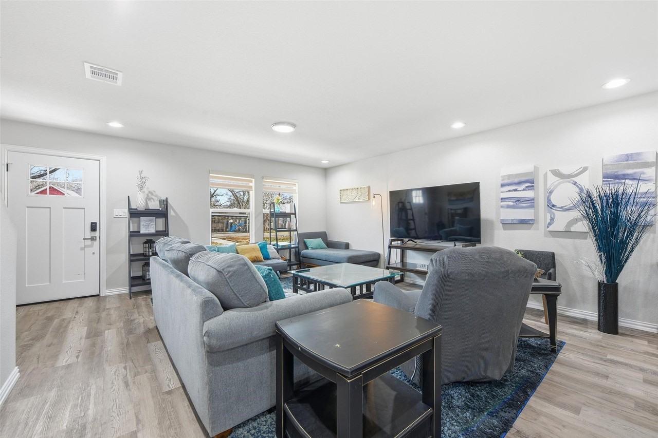 933 River Rd - Photo 6 of 20