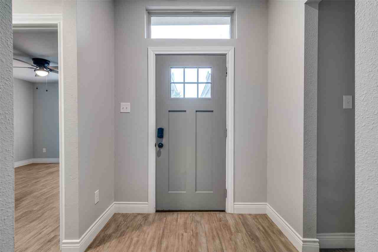 2734 Waters Edge - Photo 3 of 25