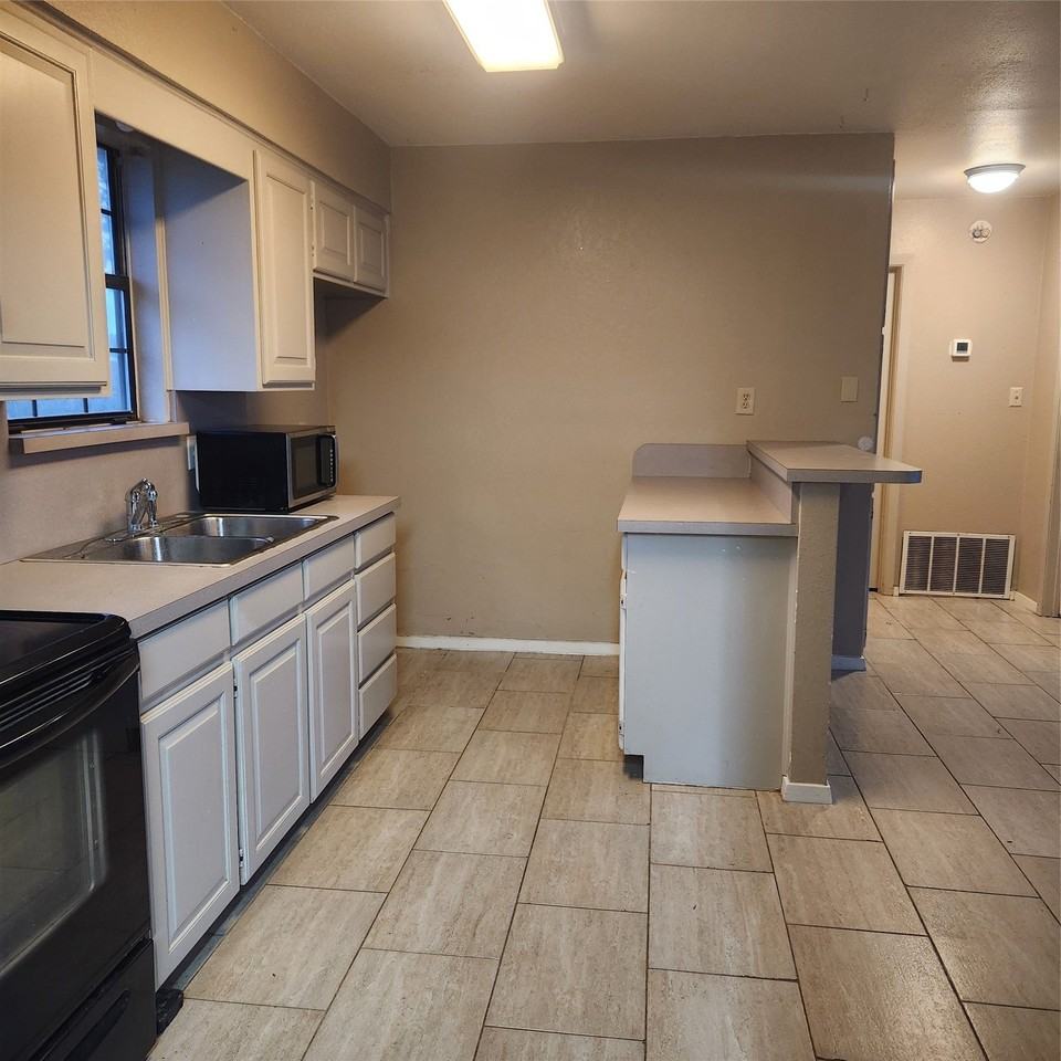 136 Marble Ct - Photo 4 of 9