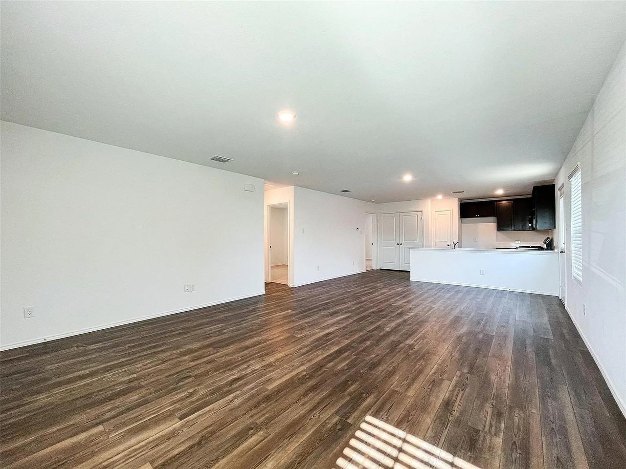 7413 Jackrabbit Ave - Photo 5 of 18