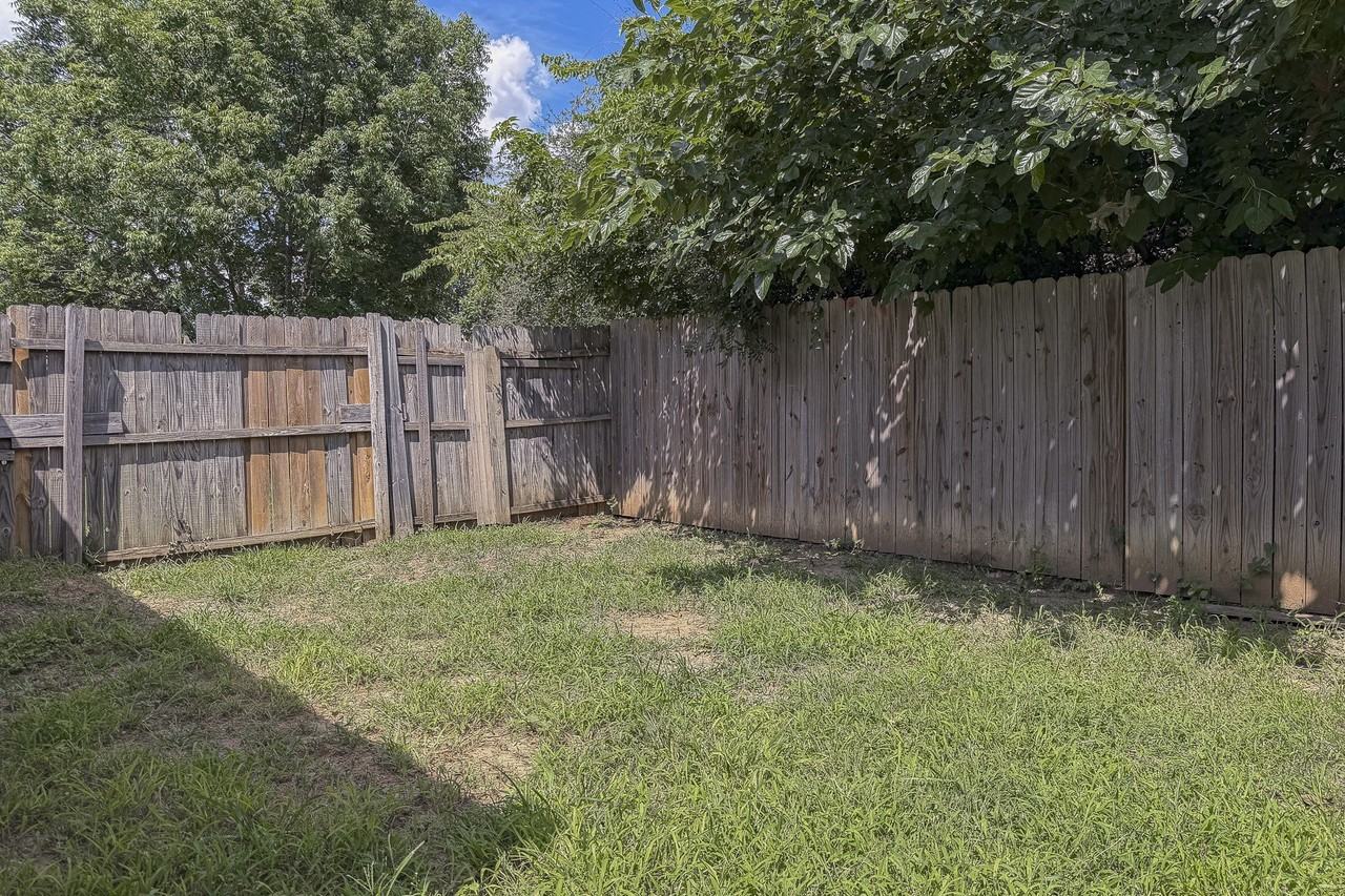 305 Casie Ct - Photo 2 of 18