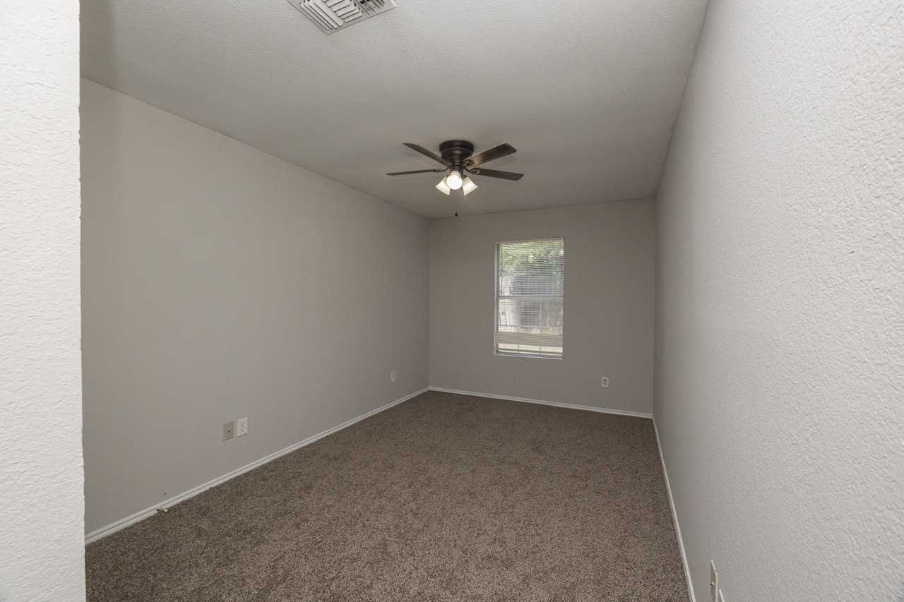 305 Casie Ct - Photo 6 of 18