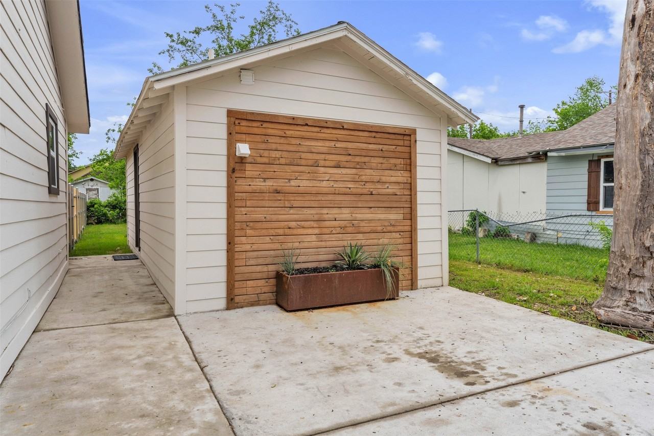 601 Pearson Ave #B - Photo 2 of 10