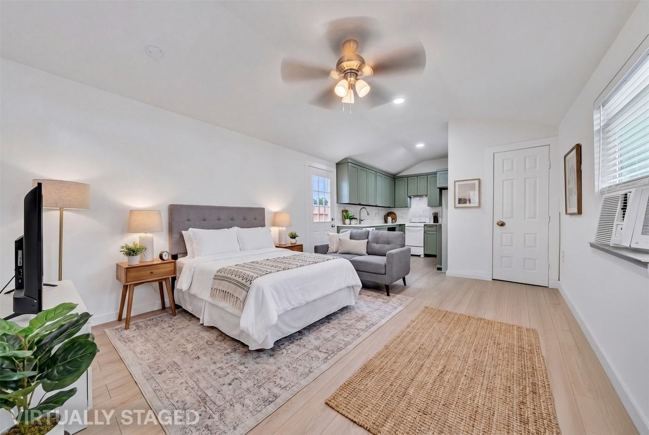 601 Pearson Ave #B - Photo 3 of 10